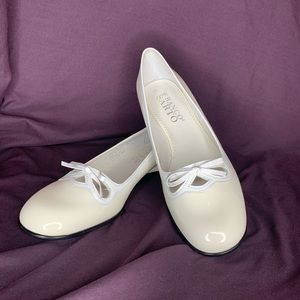 Franco Sarto patent leather low heel slip on flats bow cut outs white size 7M